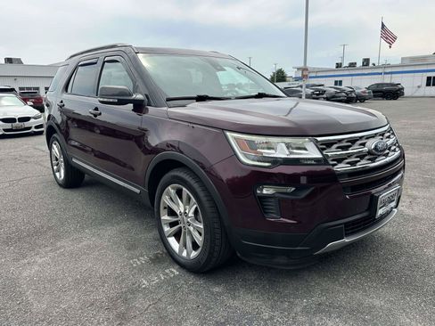 Used 2018 Ford Explorer XLT w/ Equipment Group 202A AWD/4WD image 1