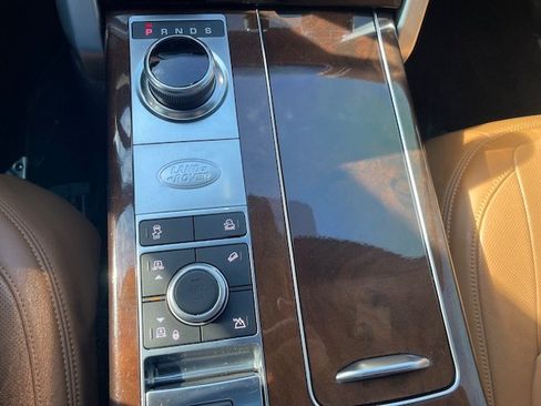 Used 2021 Land Rover Range Rover Autobiography image 28