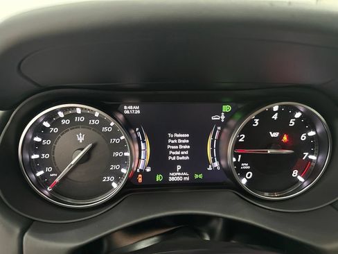 Used 2022 Maserati Levante Trofeo AWD/4WD image 15