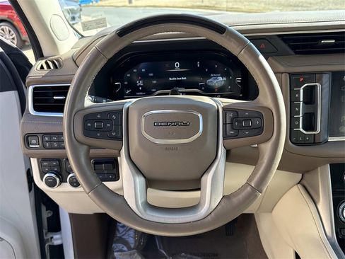 Used 2023 GMC Yukon Denali w/ Advanced Technology Package image 20
