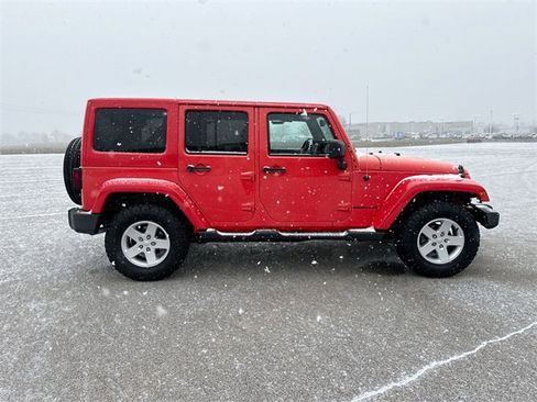 Used 2013 Jeep Wrangler Unlimited Sport image 14