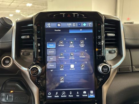 Used 2024 RAM 3500 Laramie image 31