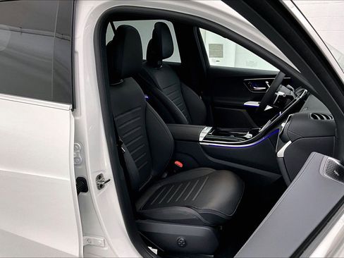 New 2026 Mercedes-Benz GLC 350e 4MATIC image 5