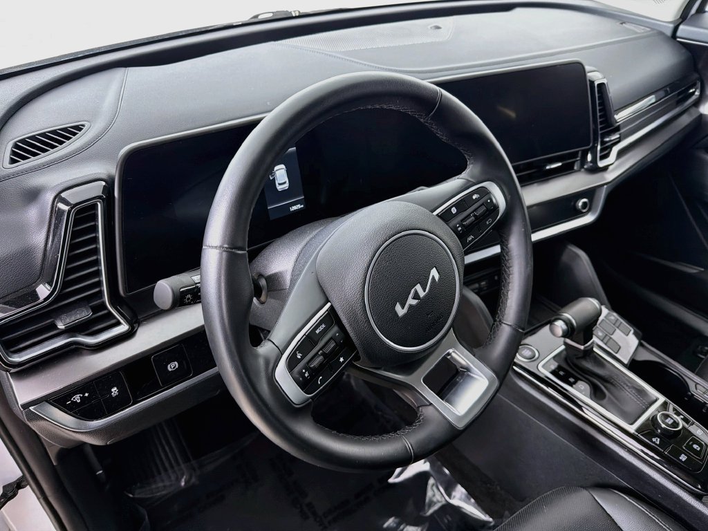 Used 2024 Kia Sportage EX FWD image 9