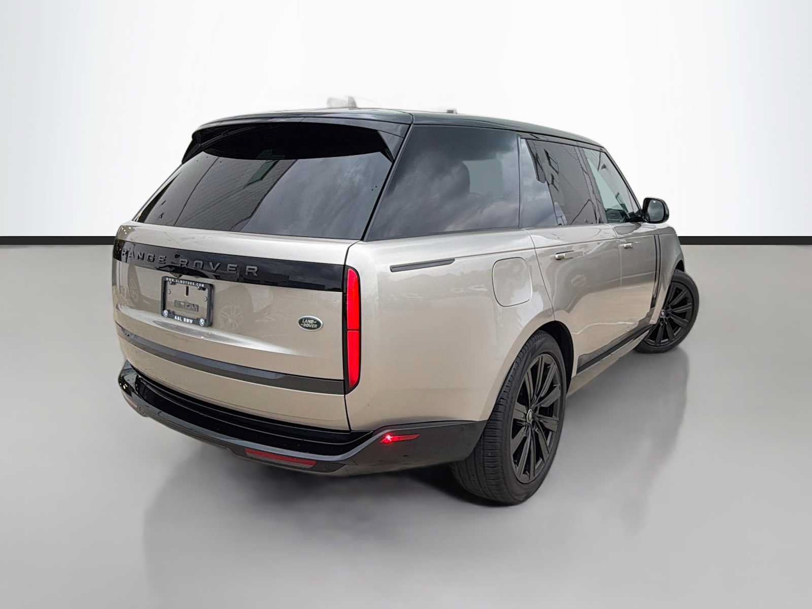 Certified 2023 Land Rover Range Rover SE AWD/4WD image 3