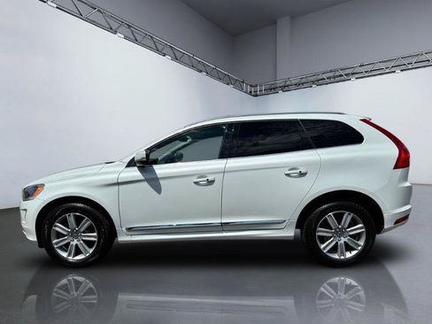 Used 2017 Volvo XC60 T5 Inscription w/ Preferred Option Package AWD/4WD image 2