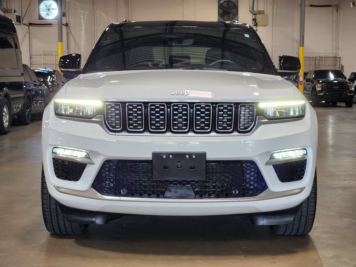 Used 2024 Jeep Grand Cherokee Summit AWD/4WD image 2
