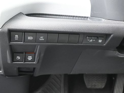 Used 2025 Toyota Sienna XLE w/ XLE Plus Package FWD image 16