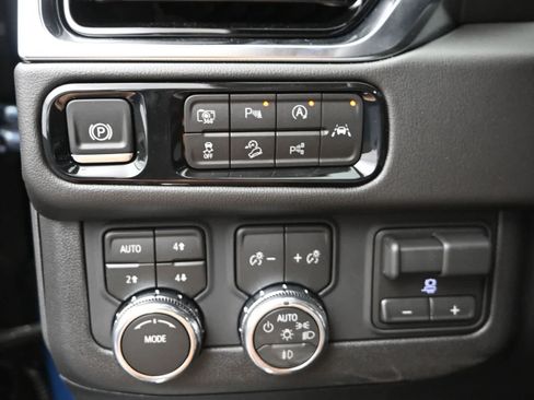 New 2026 GMC Yukon Elevation w/ Elevation Premium Package AWD/4WD image 21