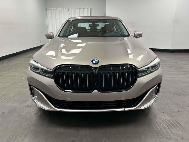Used 2021 BMW 750i xDrive AWD/4WD image 4