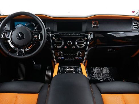 Certified 2023 Rolls-Royce Cullinan AWD/4WD image 33