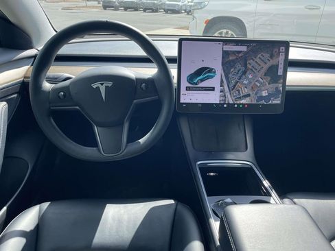 Used 2021 Tesla Model 3 Standard Range Plus image 12