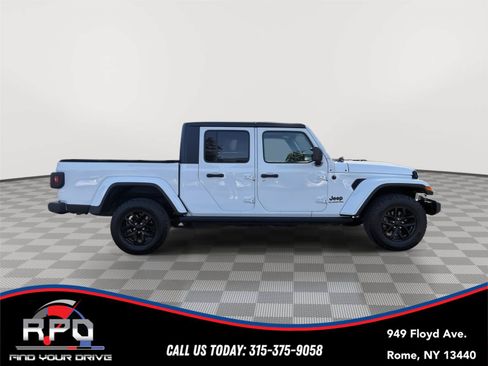 Used 2021 Jeep Gladiator Sport AWD/4WD image 6