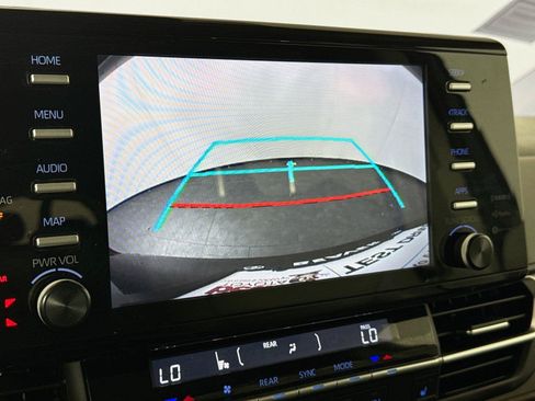 Certified 2024 Toyota Sienna XLE FWD image 25