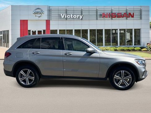Used 2022 Mercedes-Benz GLC 300 image 2