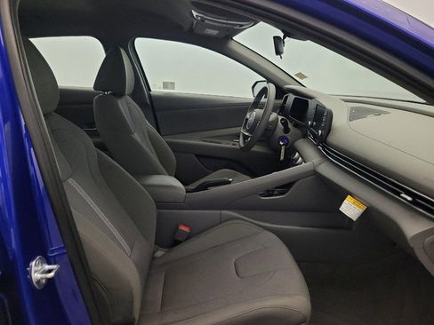 Used 2025 Hyundai Elantra SE w/ Cargo Package FWD image 21