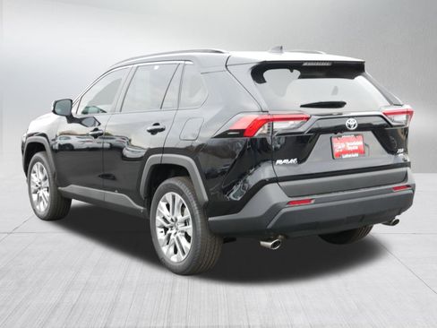 Certified 2025 Toyota RAV4 XLE Premium image 5