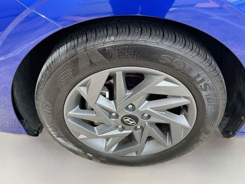 Used 2024 Hyundai Elantra SEL FWD image 31