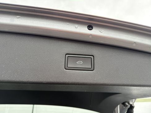 Used 2024 Volkswagen Tiguan SE R-Line image 27