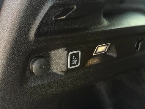 Used 2023 Jeep Grand Cherokee L Laredo AWD/4WD image 23