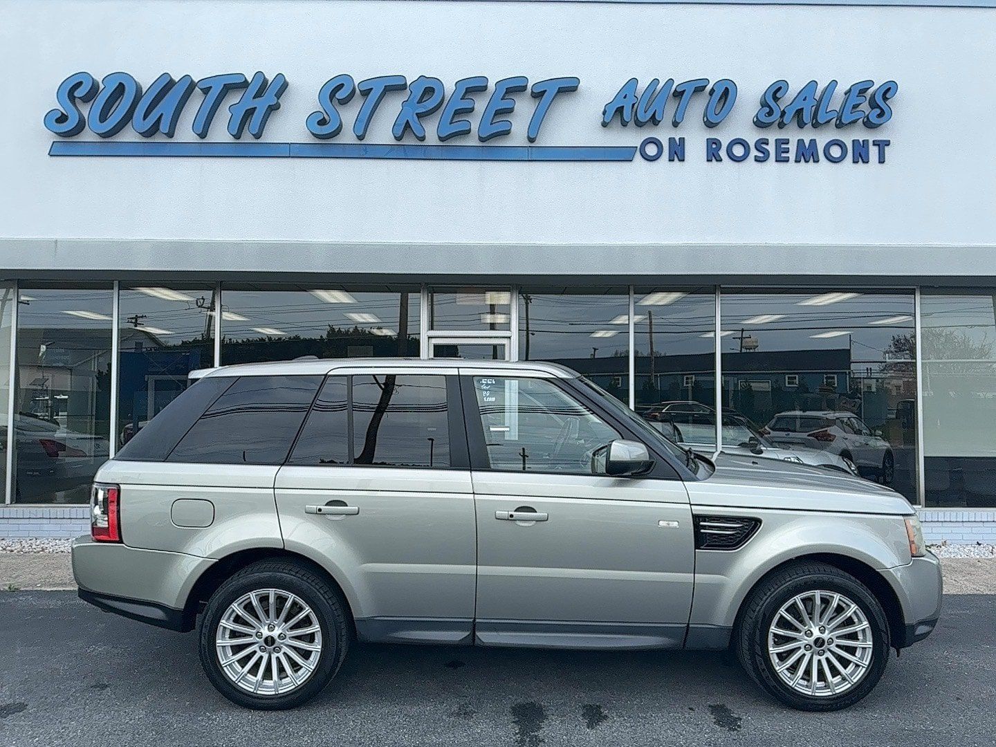 Used 2012 Land Rover Range Rover Sport HSE AWD/4WD image 1
