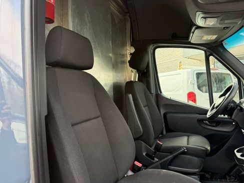Used 2019 Mercedes-Benz Sprinter 144 image 26