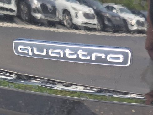 Used 2020 Audi Q3 2.0T Premium Plus AWD/4WD image 25