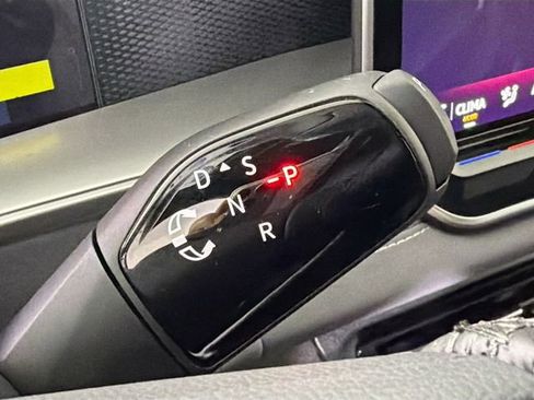 New 2026 Volkswagen Tiguan SE R-Line image 18