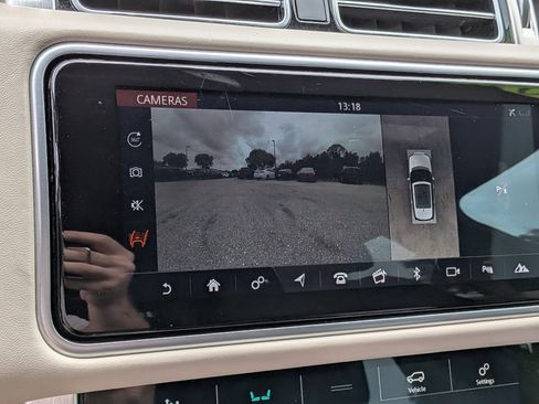 Used 2018 Land Rover Range Rover HSE AWD/4WD image 35