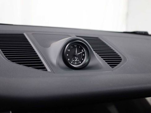 New 2026 Porsche Macan AWD/4WD image 18