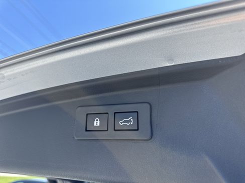 Used 2025 Subaru Outback Premium AWD/4WD image 22