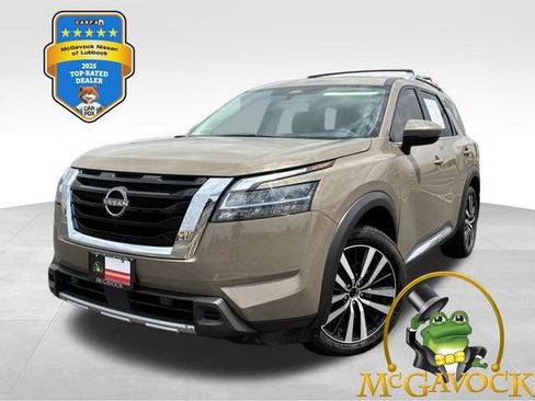 Certified 2023 Nissan Pathfinder Platinum FWD image 1