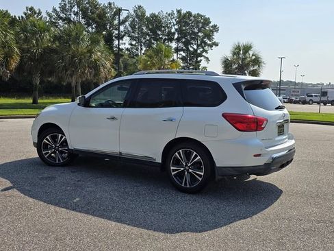 Used 2018 Nissan Pathfinder Platinum w/ Cargo Package FWD image 4