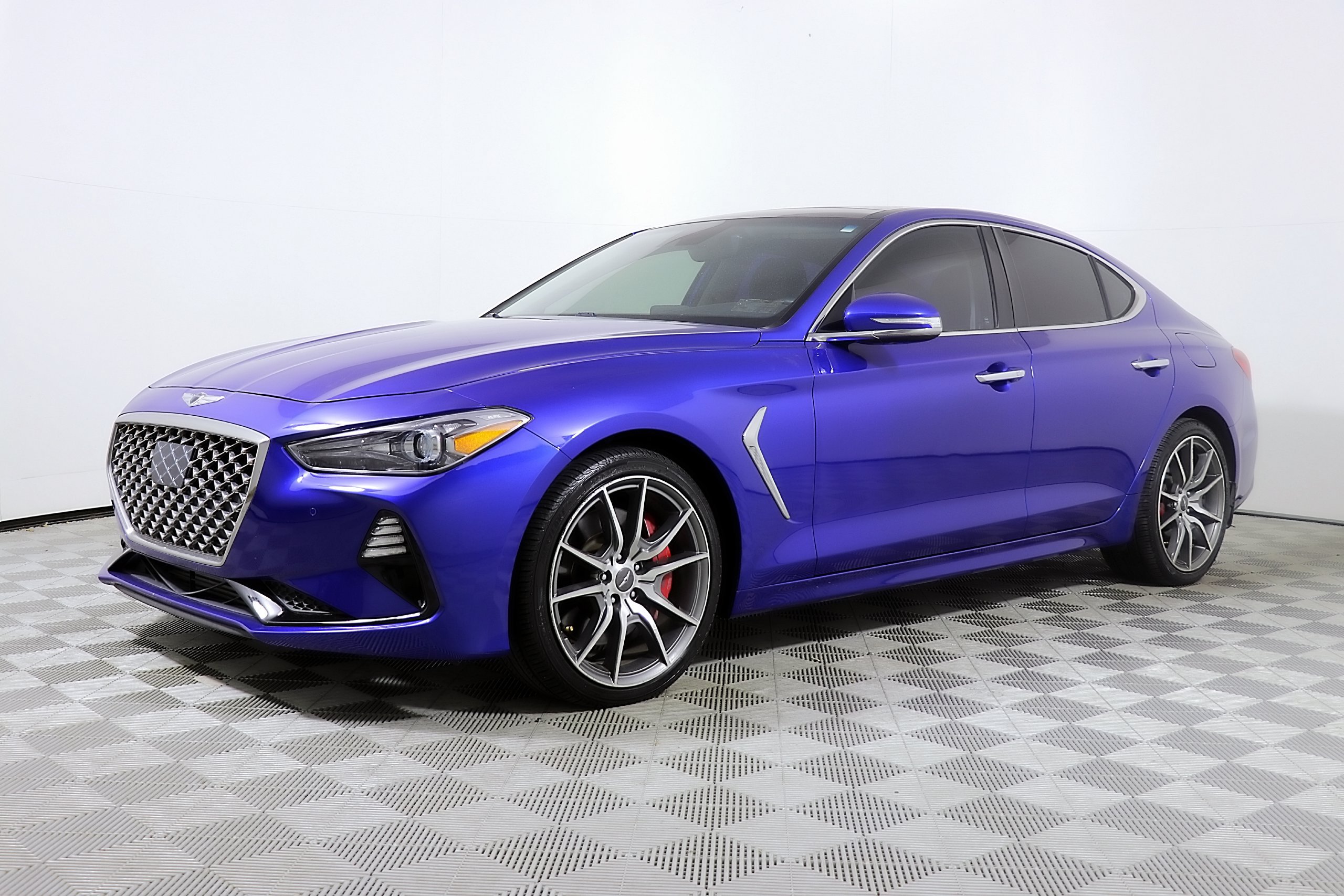 Used 2019 Genesis G70 3.3T Advanced w/ Elite Package RWD image 2