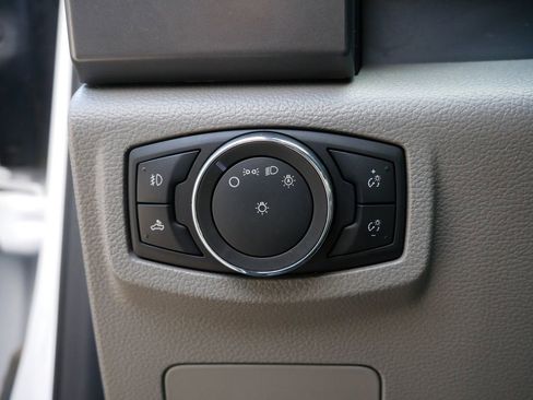 Used 2015 Ford F150 XLT w/ Equipment Group 302A Luxury AWD/4WD image 17