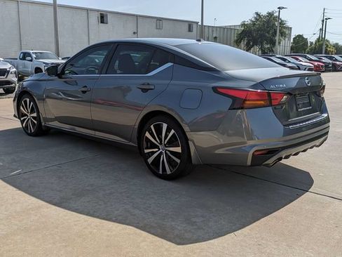 Used 2022 Nissan Altima 2.5 SR FWD image 8