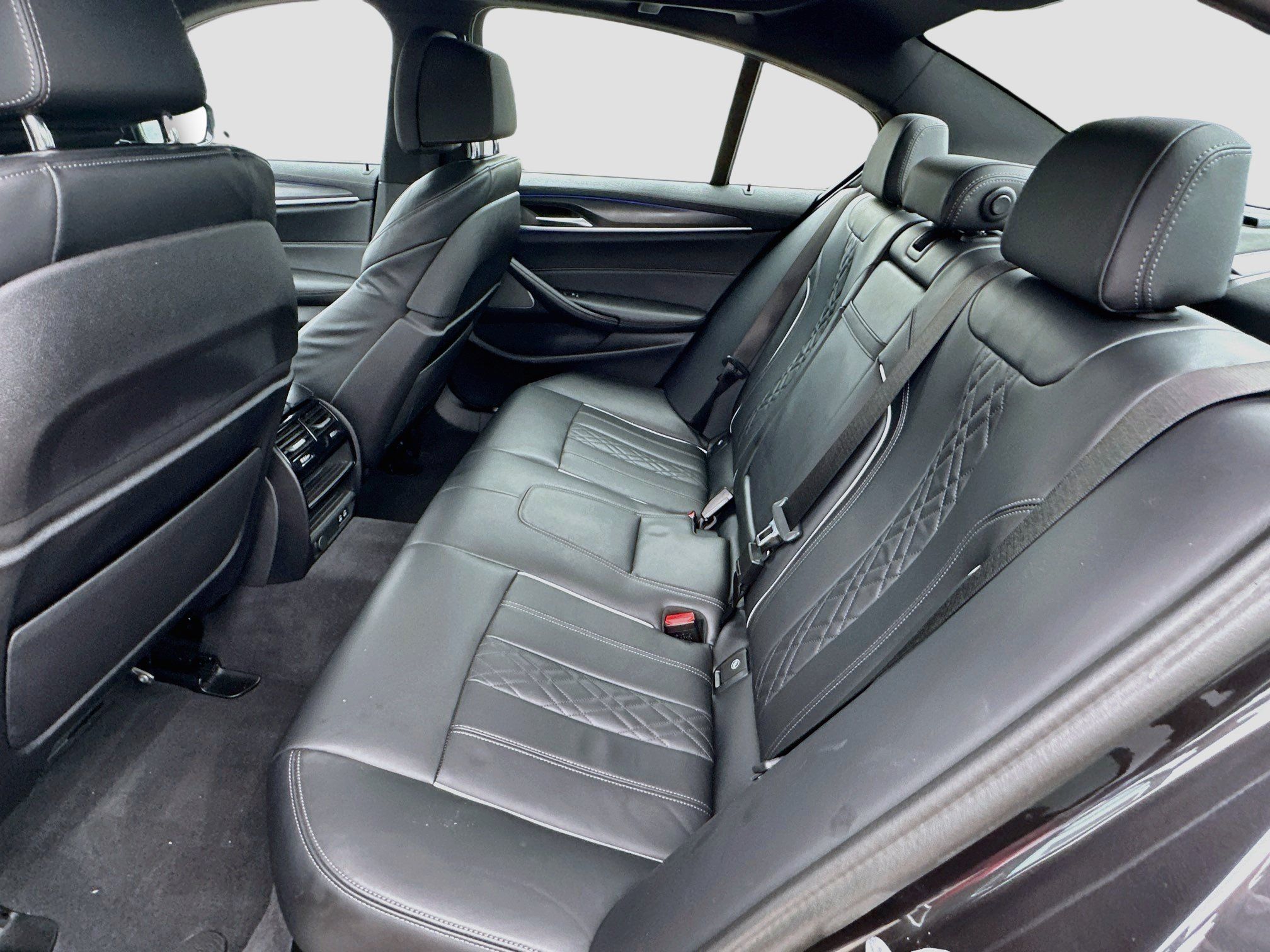 Used 2023 BMW M550i xDrive AWD/4WD image 29