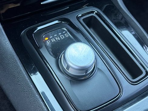 Used 2018 Chrysler 300 S AWD/4WD image 30