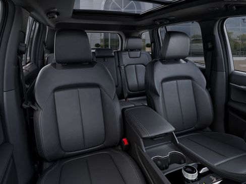 New 2026 Jeep Grand Cherokee Limited w/ Luxury Tech Group II AWD/4WD image 16