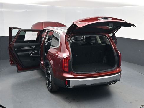 Used 2024 Kia Telluride S w/ S Sunroof Package image 25