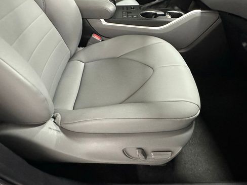 Used 2025 Toyota Highlander XLE image 68
