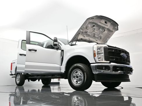 New 2026 Ford F250 XL w/ XL Chrome Package AWD/4WD image 30