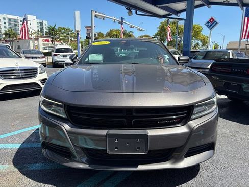 Used 2021 Dodge Charger SXT w/ Leather Interior Group RWD image 4