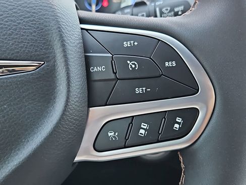 New 2026 Chrysler Pacifica Pinnacle image 24