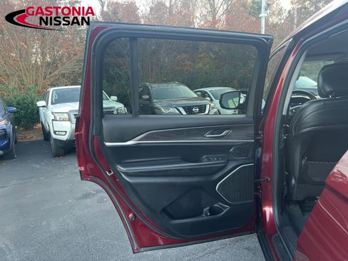 Used 2021 Jeep Grand Cherokee L Limited image 37