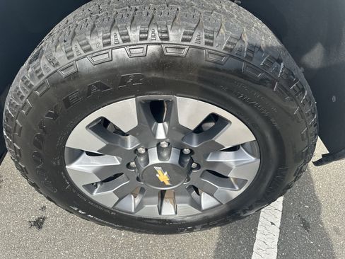 Used 2024 Chevrolet Silverado 2500 Custom w/ Custom Value Package AWD/4WD image 37