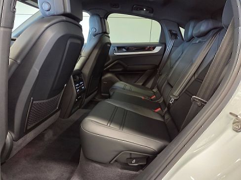 Certified 2026 Porsche Cayenne Coupe AWD/4WD image 11