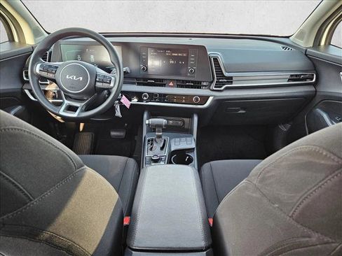 Used 2025 Kia Sportage LX FWD image 17
