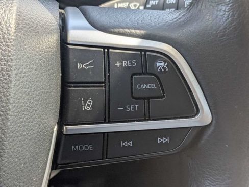 Used 2024 Toyota Sienna XLE FWD image 26