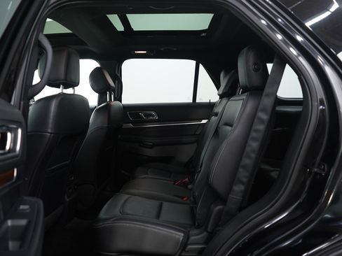 Used 2017 Ford Explorer Limited w/ Equipment Group 301A image 18
